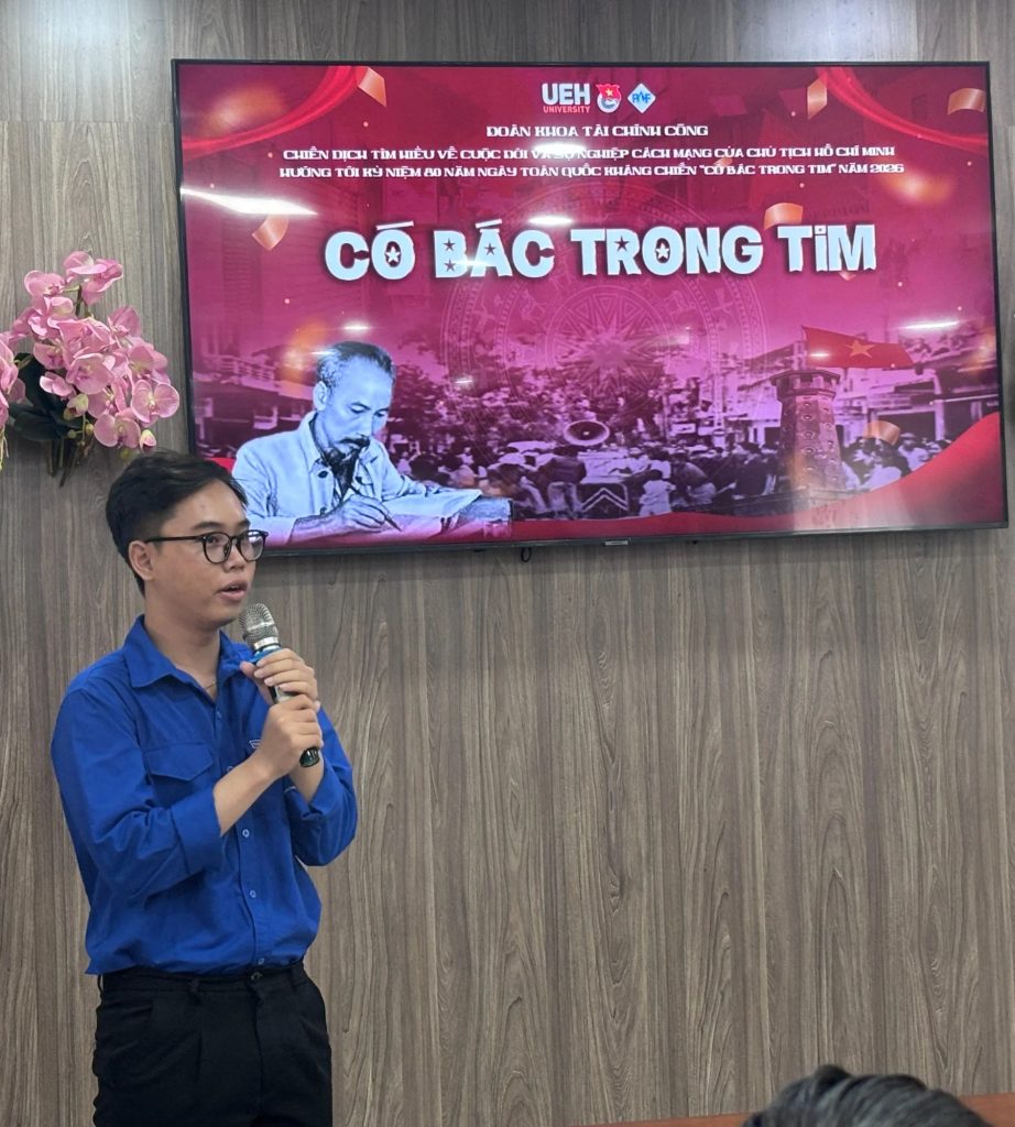 Sinh hoạt chủ điểm và thực hiện Công trình thanh niên “Trang Sáng” do Đoàn – Hội khoa Tài chính công tổ chức