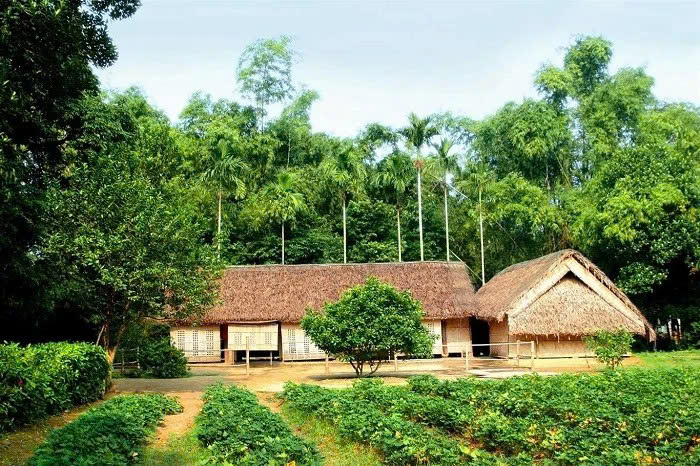 Làng Sen, Kim Liên – quê hương nơi Chủ tịch Hồ Chí Minh cất tiếng khóc chào đời.