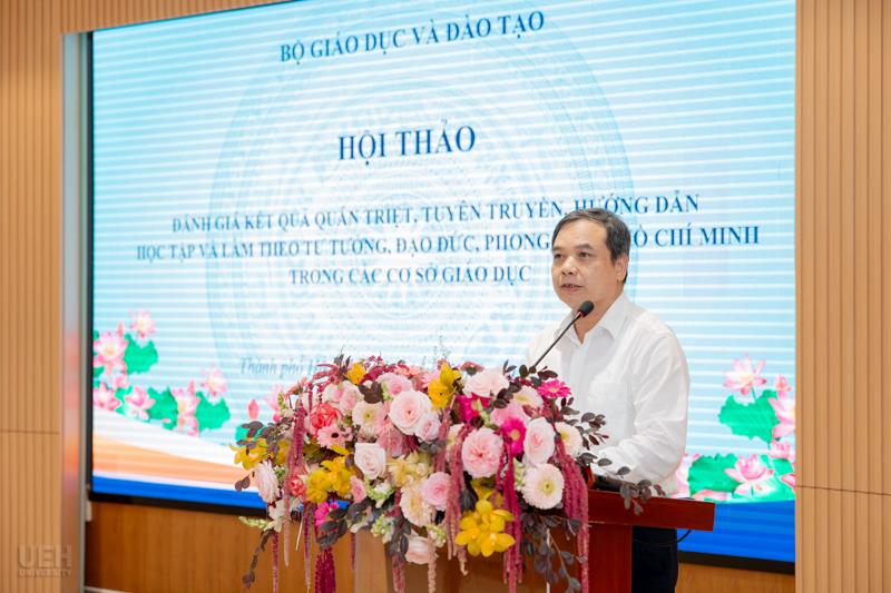 Ông Hoàng Đức Minh - Vụ trưởng Vụ Học sinh, sinh viên phát biểu khai mạc